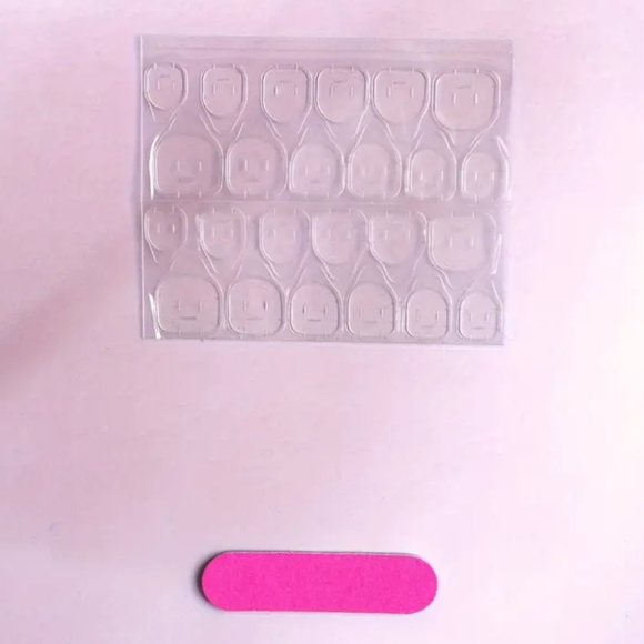 12) NWT Press-On Nails - Picture 2 of 3